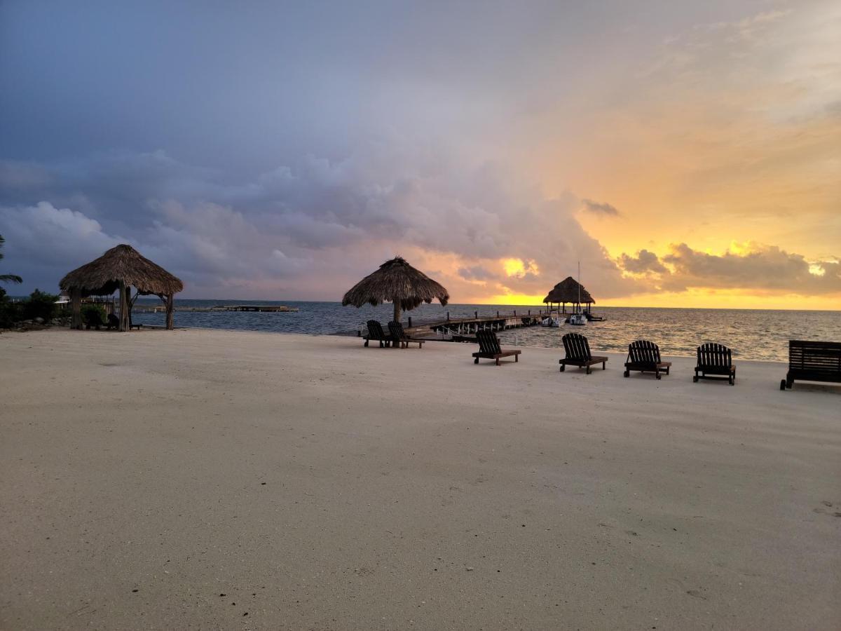 Xanadu Island Resort San Pedro  Esterno foto