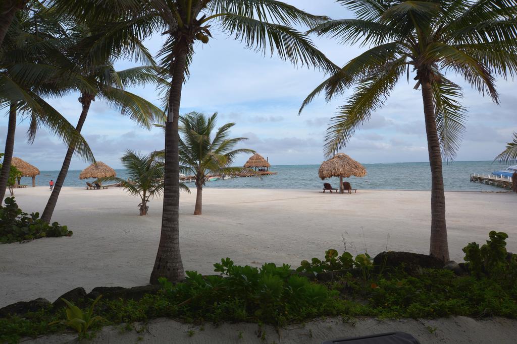 Xanadu Island Resort San Pedro  Esterno foto